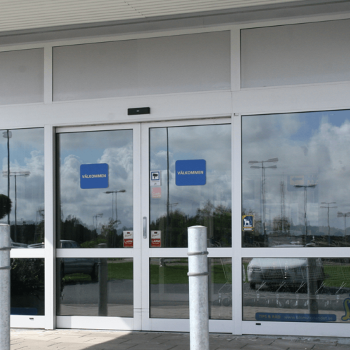 Skjutdörr med glas länk till produktsida aluminiumdörrar/skjutdörrar