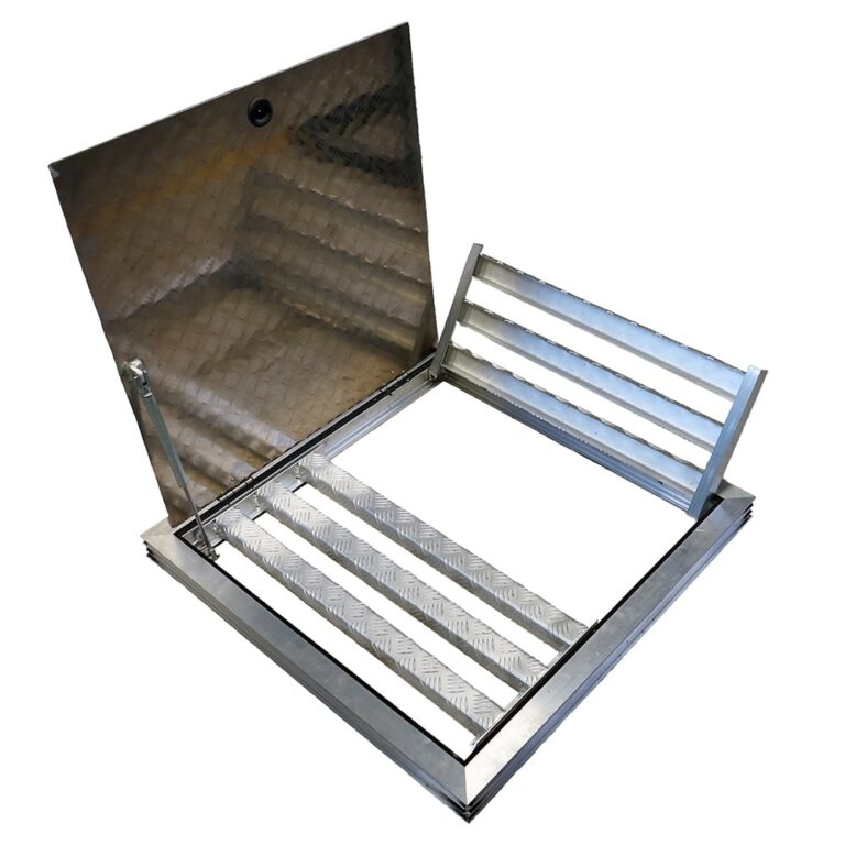 Aluminiumluckor som går dra i mellan stängd och öppen