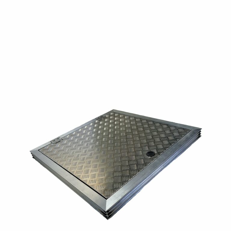 Aluminiumluckor som går dra i mellan stängd och öppen