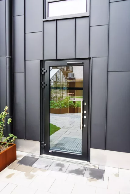 Frontshield 82 aluminiumdörr