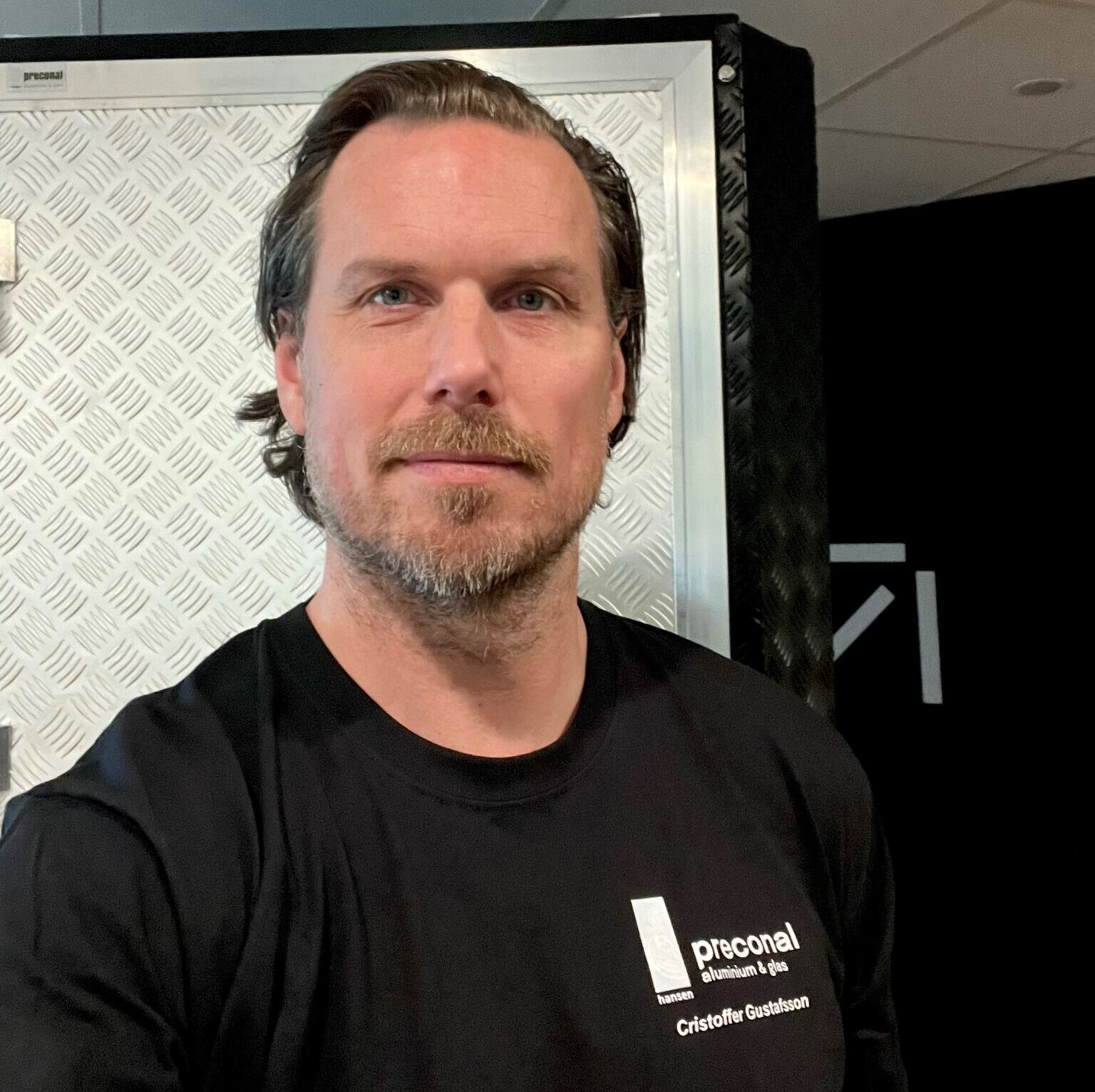 Cristoffer Montageledare