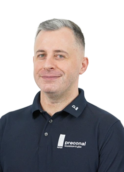 Patryk-Personalbild-hemsida-Preconal-2025 kontakt