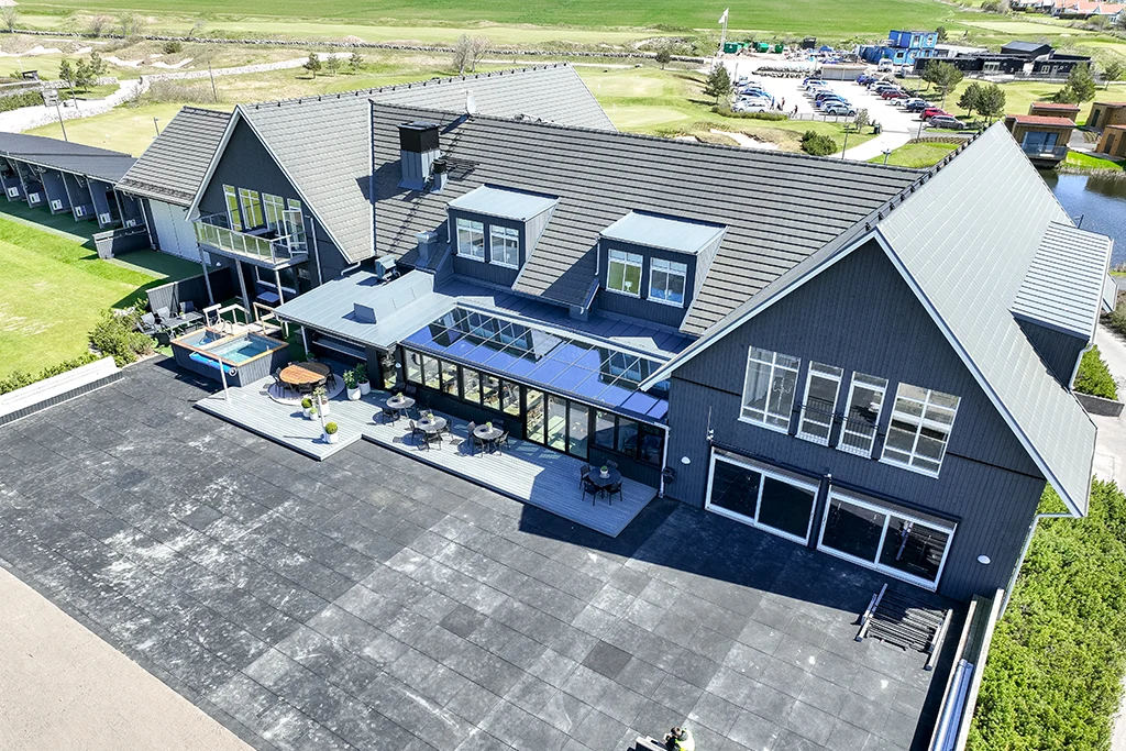 Halmstad-Golfarena-9-glastak-sapa aluminiumpartier